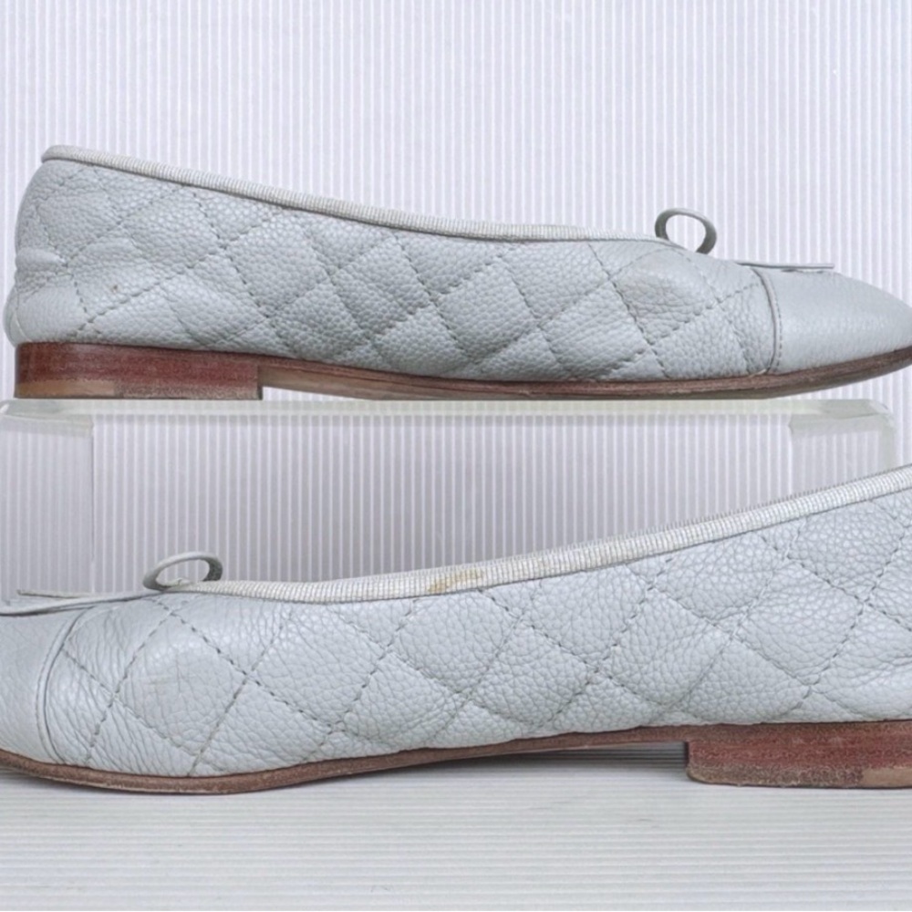 CHANEL Light Gray Quilted Leather Ballet Flats 37.5 - Picture 4 of 8